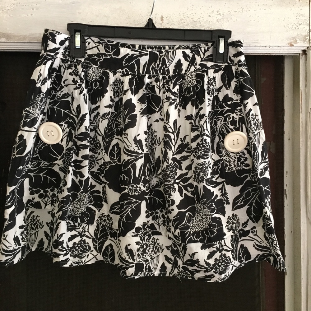 Black and White Pocket Skirt